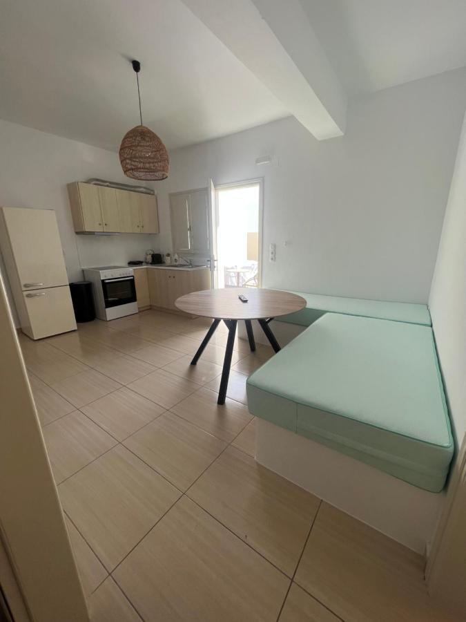 Blackrock Suites Karterados  Esterno foto