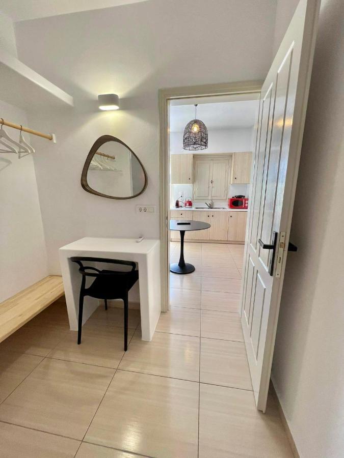 Blackrock Suites Karterados  Esterno foto