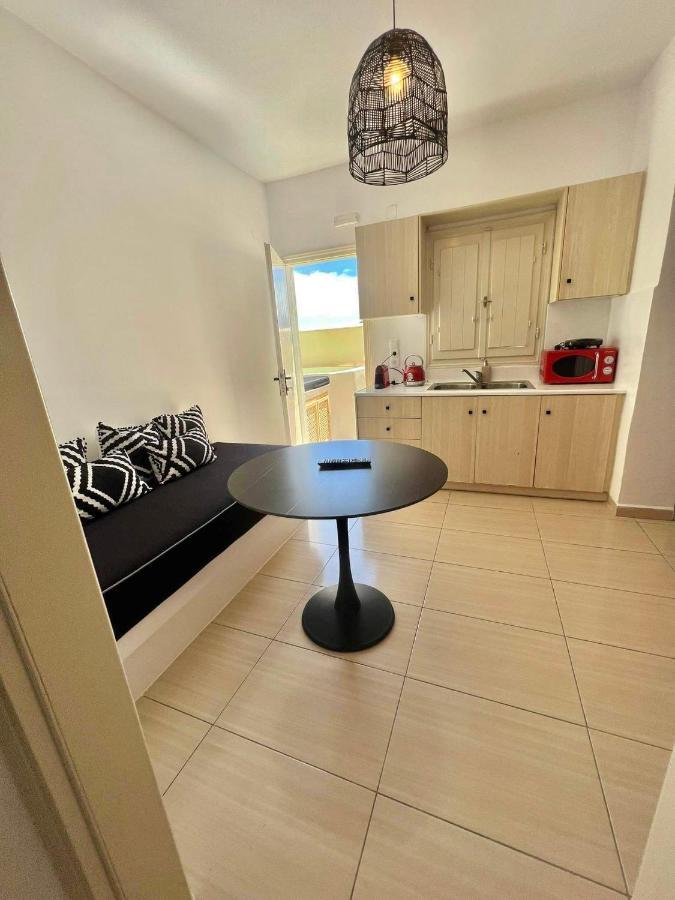 Blackrock Suites Karterados  Esterno foto