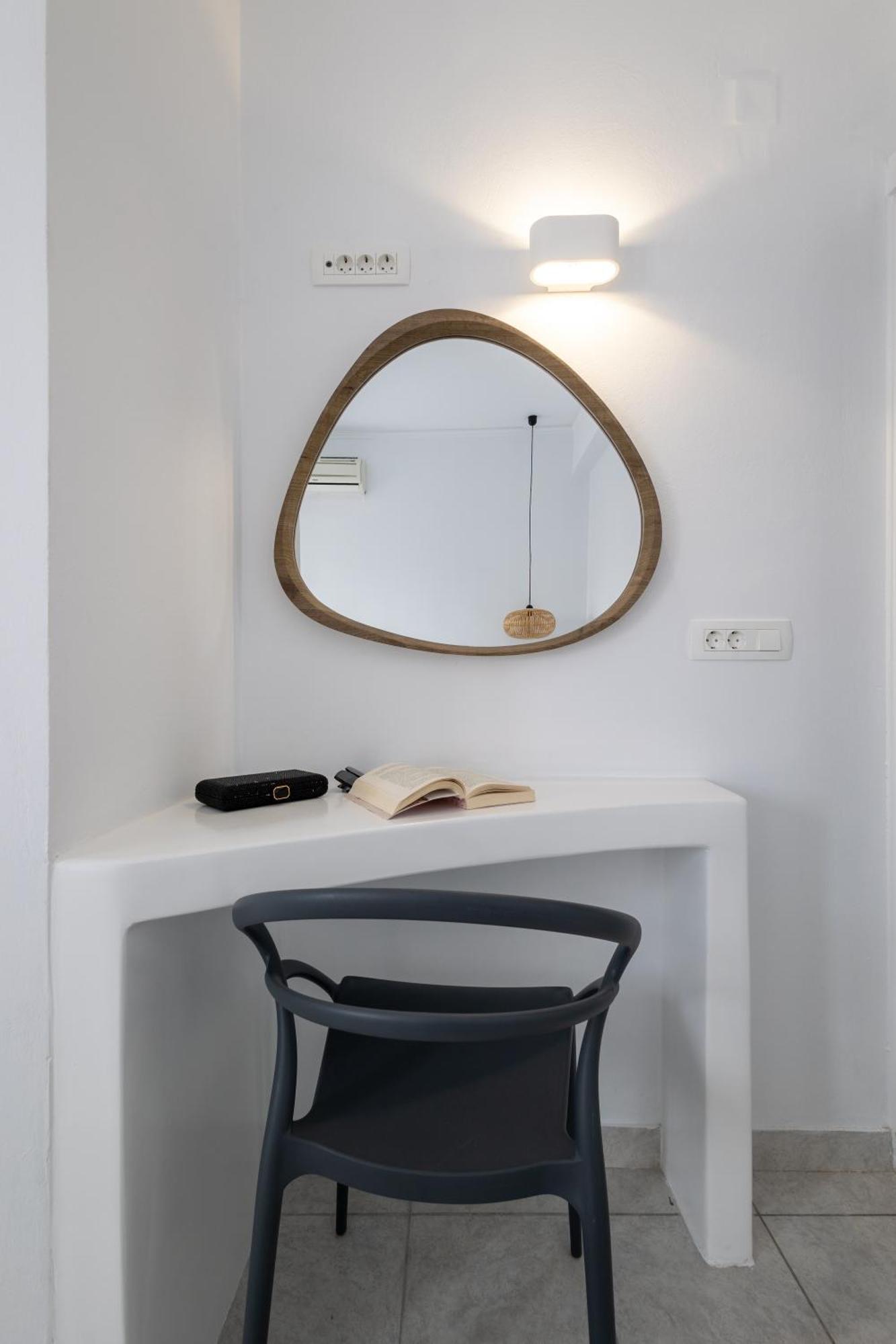 Blackrock Suites Karterados  Esterno foto